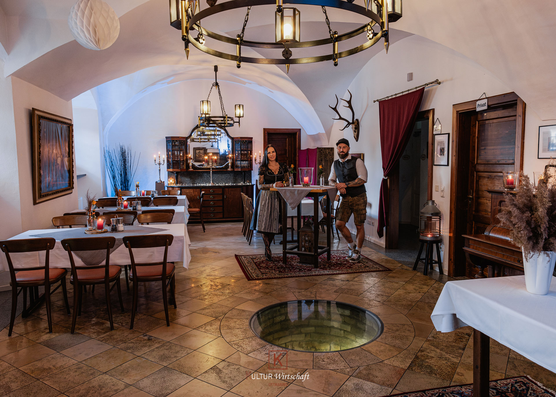 authentisch, bayerisch, urig, traditionell, familär, gesellig, gemütlich, warm authentisch, bayerisch, urig, traditionell, familär, gesellig, gemütlich, warm